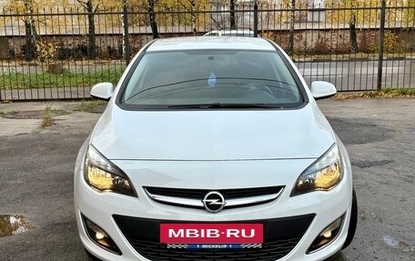 Opel Astra J, 2013 год, 999 000 рублей, 2 фотография