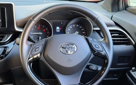 Toyota C-HR I рестайлинг, 2023 год, 1 580 000 рублей, 12 фотография