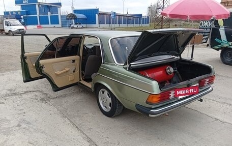 Mercedes-Benz W123, 1984 год, 350 000 рублей, 12 фотография