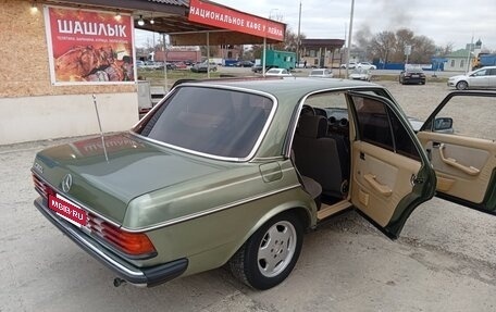 Mercedes-Benz W123, 1984 год, 350 000 рублей, 10 фотография