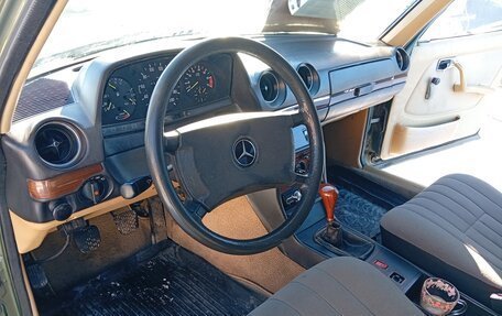 Mercedes-Benz W123, 1984 год, 350 000 рублей, 14 фотография