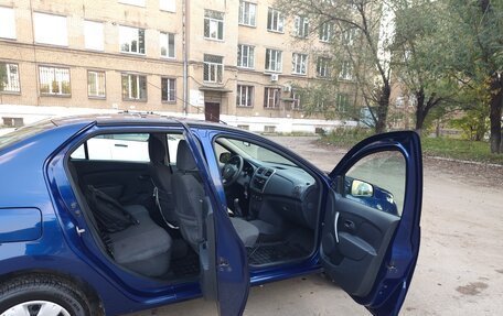 Renault Logan II, 2018 год, 1 100 000 рублей, 5 фотография