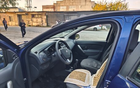 Renault Logan II, 2018 год, 1 100 000 рублей, 7 фотография