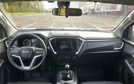 Isuzu D-Max, 2021 год, 2 900 000 рублей, 12 фотография