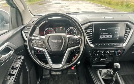 Isuzu D-Max, 2021 год, 2 900 000 рублей, 23 фотография