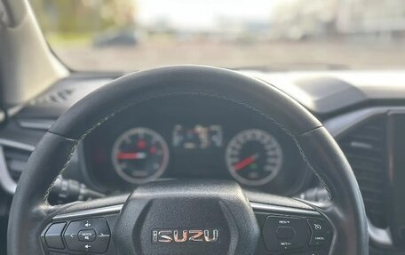Isuzu D-Max, 2021 год, 2 900 000 рублей, 28 фотография