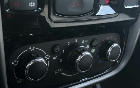 Renault Duster I рестайлинг, 2014 год, 989 000 рублей, 17 фотография