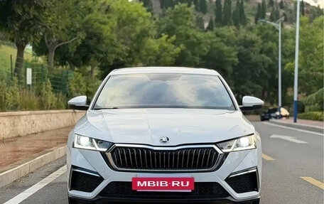 Skoda Octavia, 2022 год, 1 890 000 рублей, 2 фотография