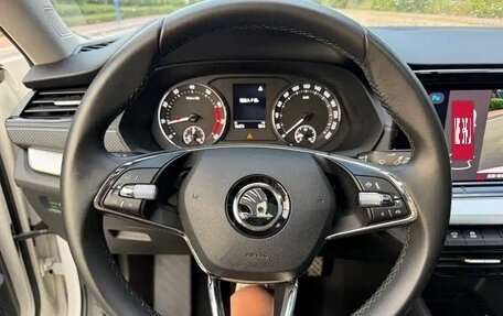 Skoda Octavia, 2022 год, 1 890 000 рублей, 10 фотография