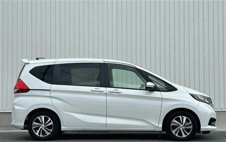 Honda Freed II, 2022 год, 1 375 000 рублей, 4 фотография