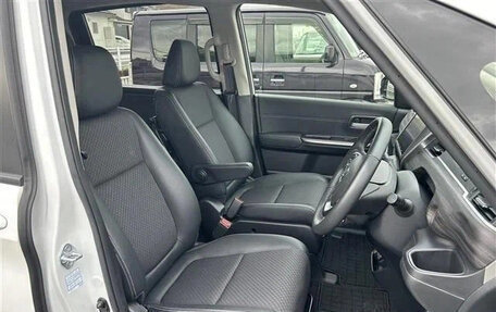 Honda Freed II, 2022 год, 1 375 000 рублей, 8 фотография