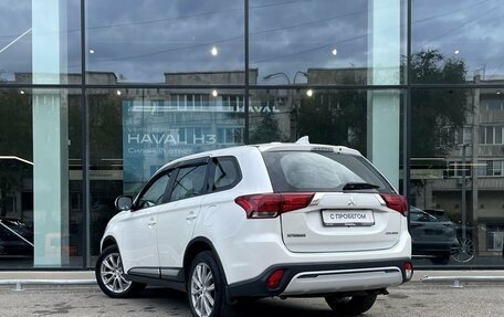 Mitsubishi Outlander III рестайлинг 3, 2018 год, 2 377 000 рублей, 7 фотография