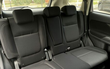 Mitsubishi Outlander III рестайлинг 3, 2018 год, 2 377 000 рублей, 10 фотография