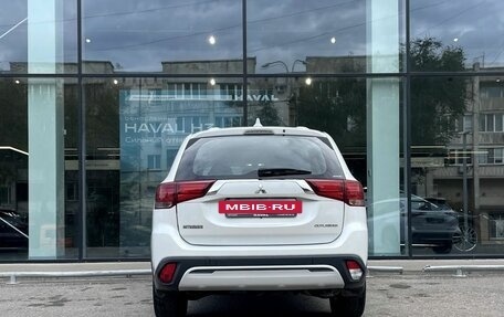 Mitsubishi Outlander III рестайлинг 3, 2018 год, 2 377 000 рублей, 6 фотография