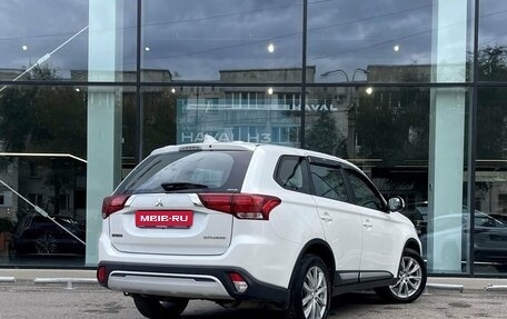 Mitsubishi Outlander III рестайлинг 3, 2018 год, 2 377 000 рублей, 5 фотография