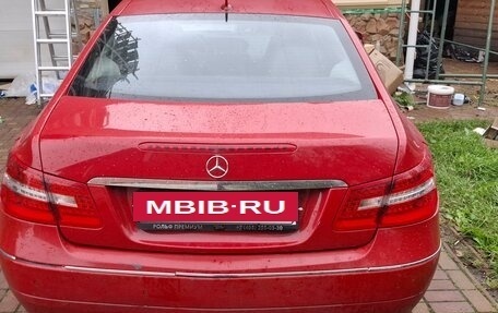 Mercedes-Benz E-Класс, 2012 год, 1 250 000 рублей, 3 фотография