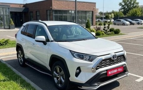 Toyota RAV4, 2022 год, 3 499 000 рублей, 1 фотография