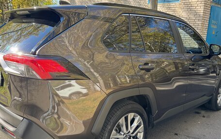 Toyota RAV4, 2021 год, 3 300 000 рублей, 2 фотография