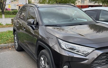 Toyota RAV4, 2021 год, 3 300 000 рублей, 8 фотография