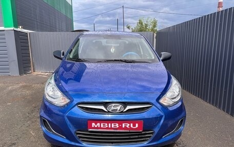 Hyundai Solaris II рестайлинг, 2012 год, 770 000 рублей, 1 фотография