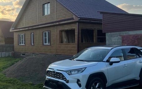 Toyota RAV4, 2022 год, 3 499 000 рублей, 11 фотография