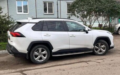 Toyota RAV4, 2022 год, 3 499 000 рублей, 13 фотография