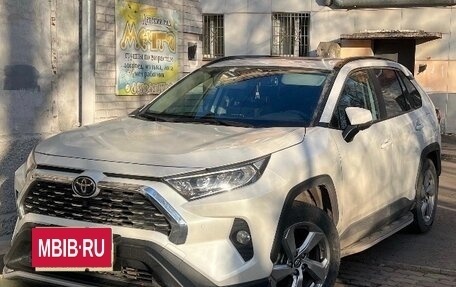 Toyota RAV4, 2022 год, 3 499 000 рублей, 8 фотография