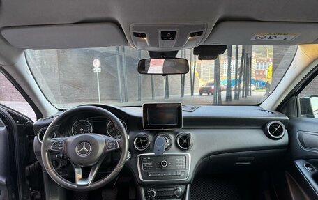 Mercedes-Benz A-Класс, 2017 год, 1 345 000 рублей, 6 фотография
