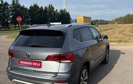 Volkswagen Taos, 2022 год, 1 700 000 рублей, 4 фотография