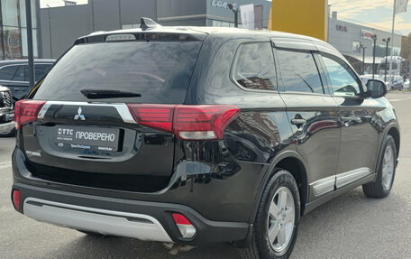 Mitsubishi Outlander III рестайлинг 3, 2020 год, 1 880 000 рублей, 9 фотография