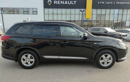 Mitsubishi Outlander III рестайлинг 3, 2020 год, 1 880 000 рублей, 8 фотография