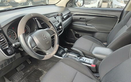 Mitsubishi Outlander III рестайлинг 3, 2020 год, 1 880 000 рублей, 20 фотография