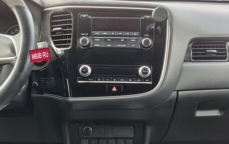 Mitsubishi Outlander III рестайлинг 3, 2020 год, 1 880 000 рублей, 19 фотография