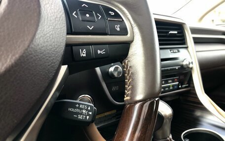 Lexus RX IV рестайлинг, 2019 год, 3 999 000 рублей, 12 фотография