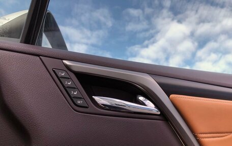 Lexus RX IV рестайлинг, 2019 год, 3 999 000 рублей, 20 фотография