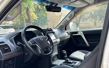 Toyota Land Cruiser Prado 150 рестайлинг 2, 2019 год, 5 700 000 рублей, 9 фотография