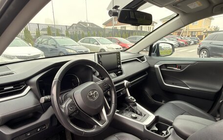 Toyota RAV4, 2021 год, 3 700 000 рублей, 10 фотография