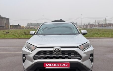 Toyota RAV4, 2021 год, 3 700 000 рублей, 8 фотография