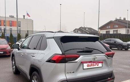 Toyota RAV4, 2021 год, 3 700 000 рублей, 6 фотография