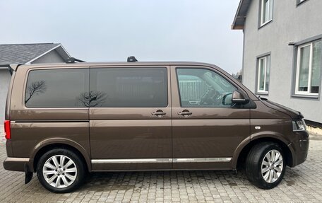 Volkswagen Multivan T5, 2013 год, 2 250 000 рублей, 3 фотография