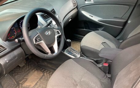 Hyundai Solaris II рестайлинг, 2013 год, 650 000 рублей, 12 фотография