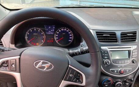 Hyundai Solaris II рестайлинг, 2013 год, 650 000 рублей, 8 фотография