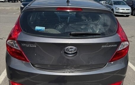 Hyundai Solaris II рестайлинг, 2013 год, 650 000 рублей, 4 фотография