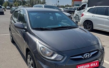 Hyundai Solaris II рестайлинг, 2013 год, 650 000 рублей, 2 фотография