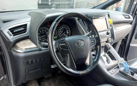 Toyota Alphard III, 2019 год, 4 490 000 рублей, 6 фотография