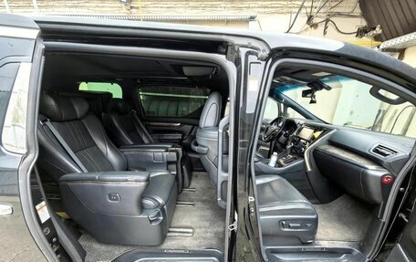 Toyota Alphard III, 2019 год, 4 490 000 рублей, 15 фотография
