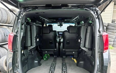 Toyota Alphard III, 2019 год, 4 490 000 рублей, 17 фотография