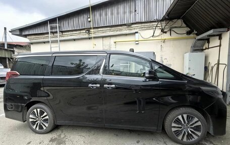 Toyota Alphard III, 2019 год, 4 490 000 рублей, 19 фотография