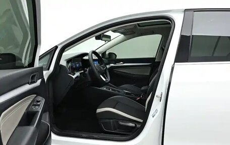 Volkswagen Golf VIII, 2023 год, 1 760 000 рублей, 9 фотография
