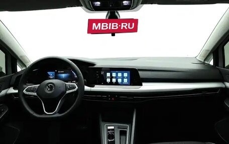 Volkswagen Golf VIII, 2023 год, 1 760 000 рублей, 12 фотография